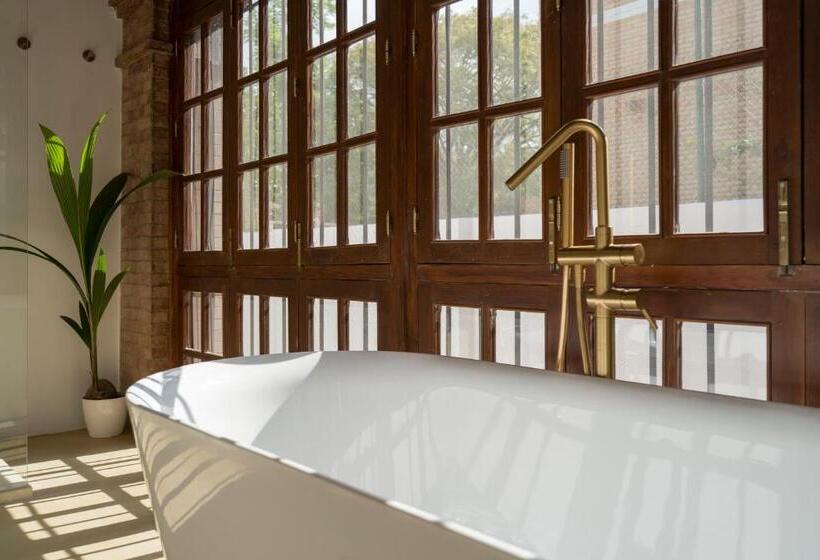 سوئیت پرزیدنت, La Moderna Suites