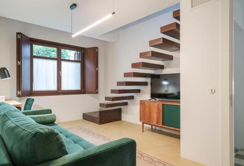 سوییت دوبلکس, La Moderna Suites