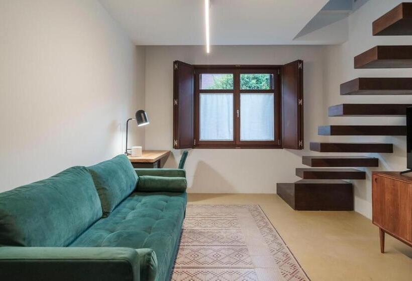 سوییت دوبلکس, La Moderna Suites