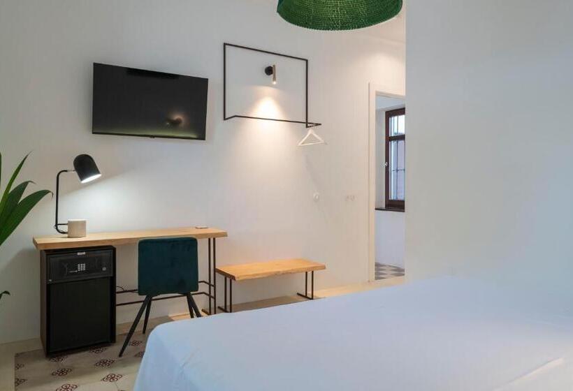 سوییت سوپریور, La Moderna Suites