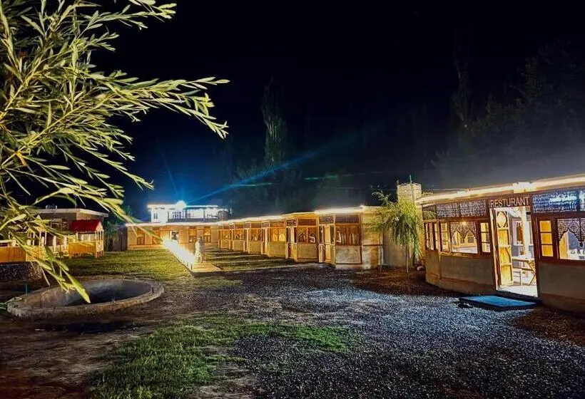 اتاق استاندارد سه نفره, Riwaaj Resort