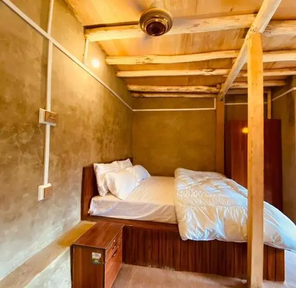 اتاق استاندارد سه نفره, Riwaaj Resort