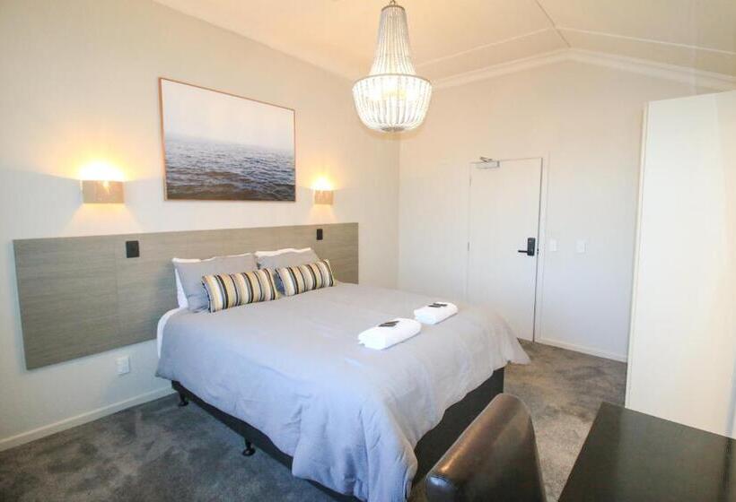 اتاق لوکس, Whitehouse