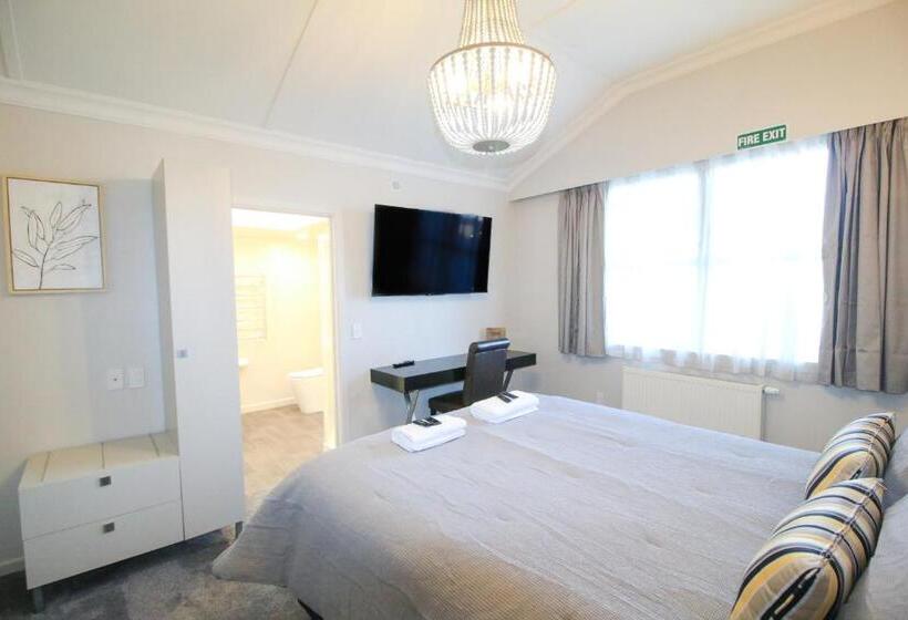 اتاق لوکس, Whitehouse