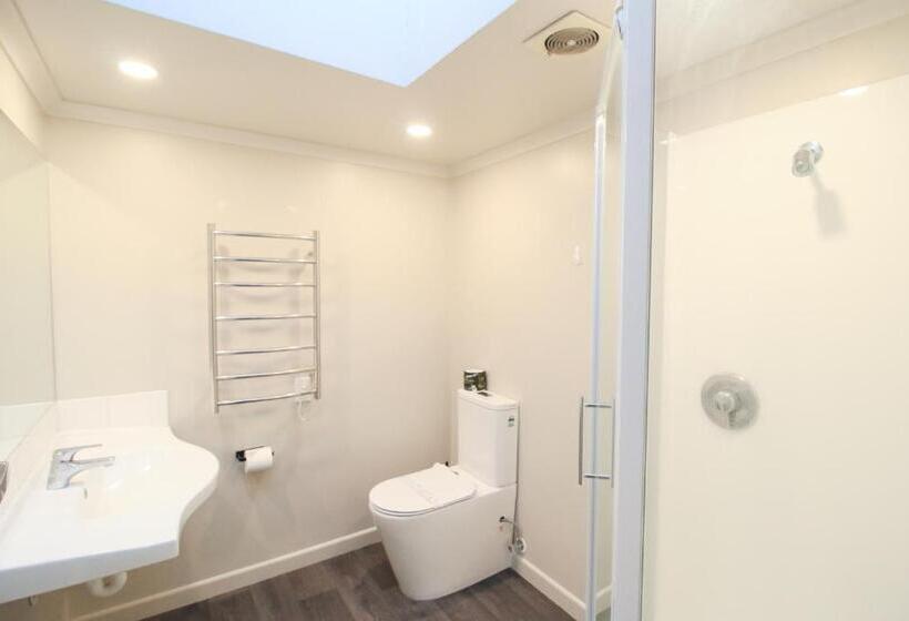 اتاق لوکس, Whitehouse