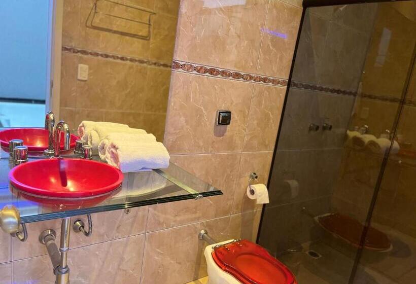 キングサイズベッドのスーペリアルーム, Motel Bughaville