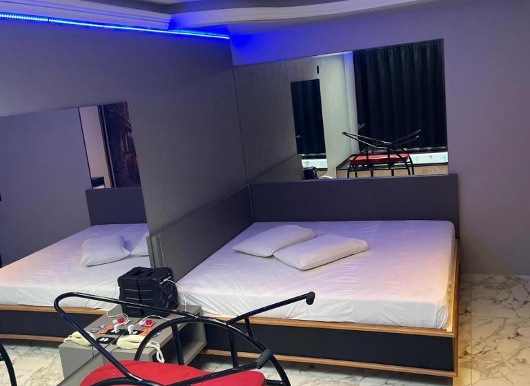 キングサイズベッドのスーペリアルーム, Motel Bughaville