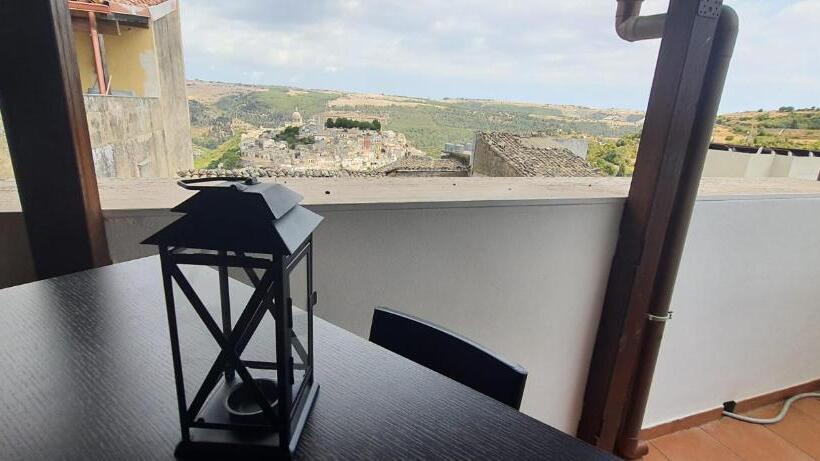 اتاق استاندارد با بالکن, Iblahouse