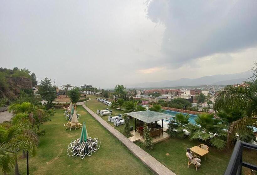 اتاق اجرایی سه نفره, Qayam Resort Islamabad