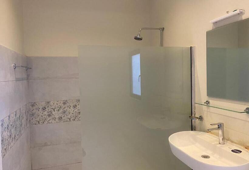 اتاق اجرایی سه نفره, Qayam Resort Islamabad