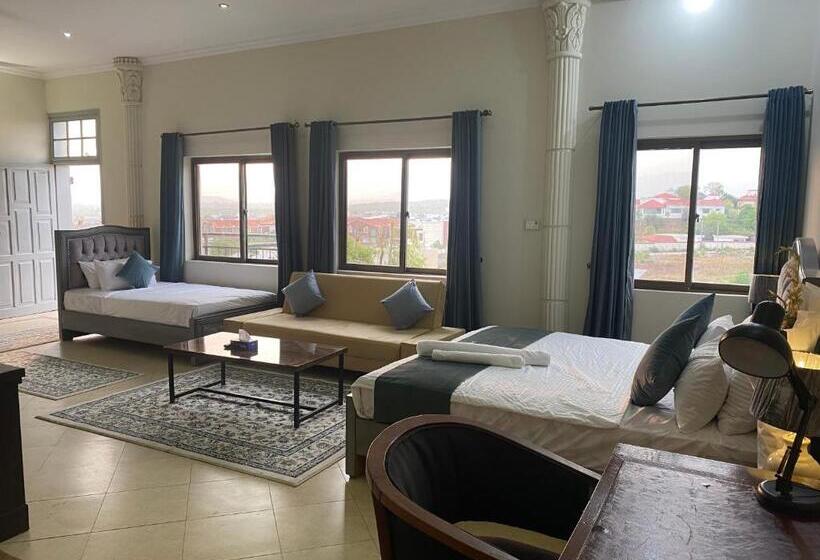 اتاق خانوادگی, Qayam Resort Islamabad