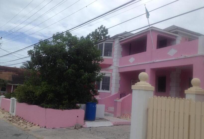اتاق خانوادگی با چشم‌انداز دریا, Da Pink And White Palace