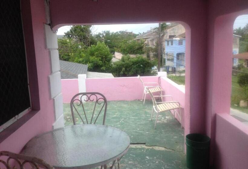 اتاق لوکس, Da Pink And White Palace