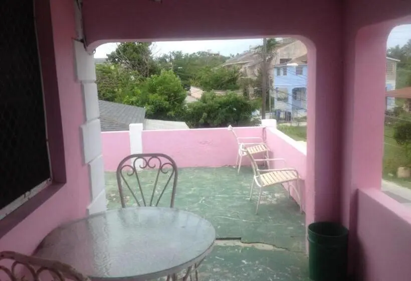 اتاق لوکس, Da Pink And White Palace