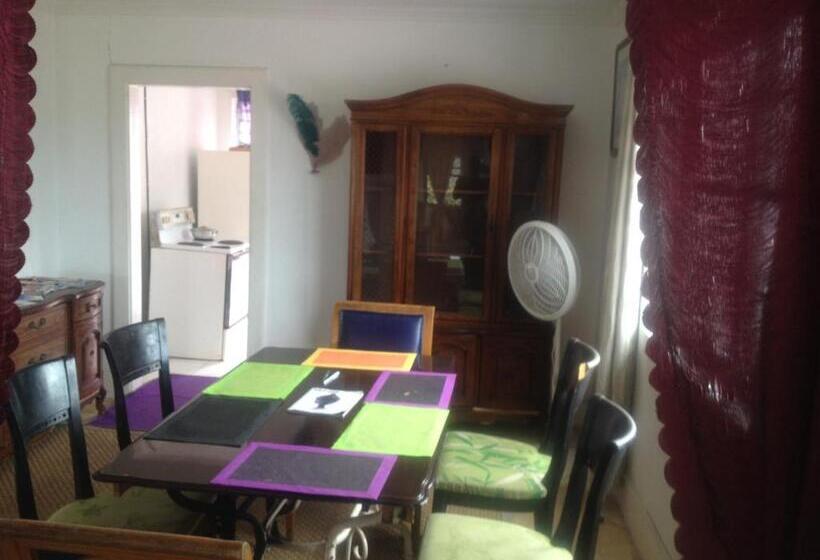 اتاق لوکس, Da Pink And White Palace