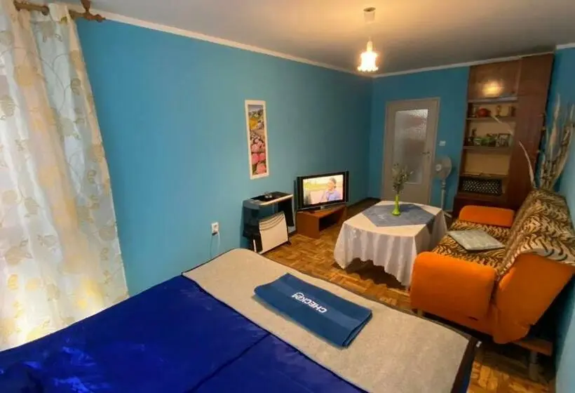 اتاق استاندارد سه نفره, аria B&b