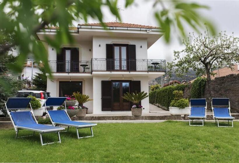 חדר סטנדרט לשלושה, San Nicola