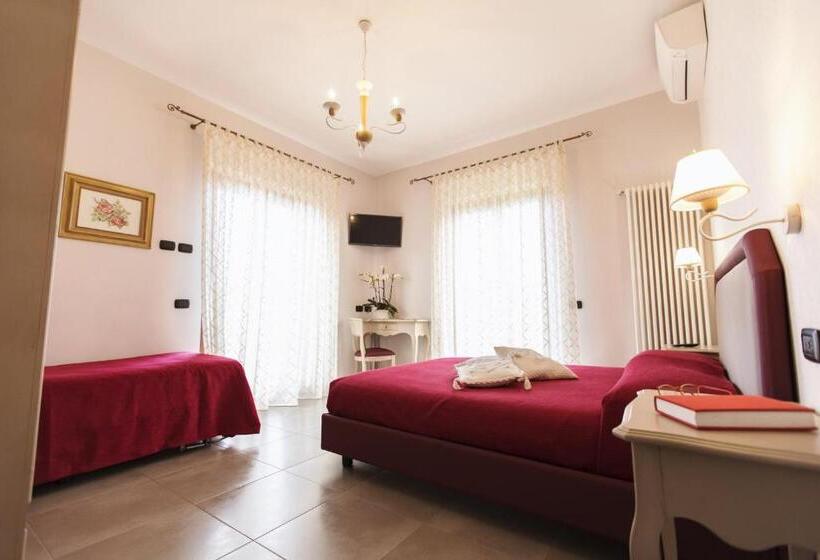 חדר סטנדרט לשלושה, San Nicola