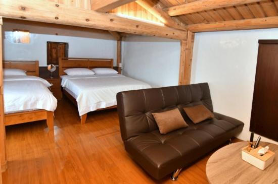 Triple Room Sea View, Chinbe D.s House B&b