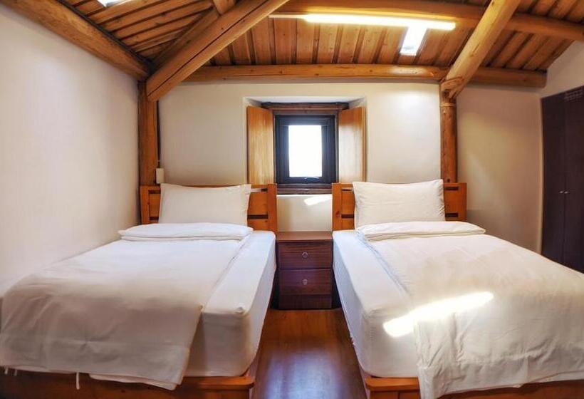 غرفة عائلية, Chinbe D.s House B&b