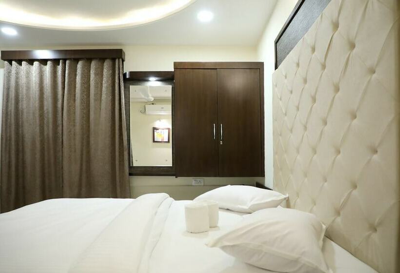 Deluxe Room, Playotel Inn Anmol Classic