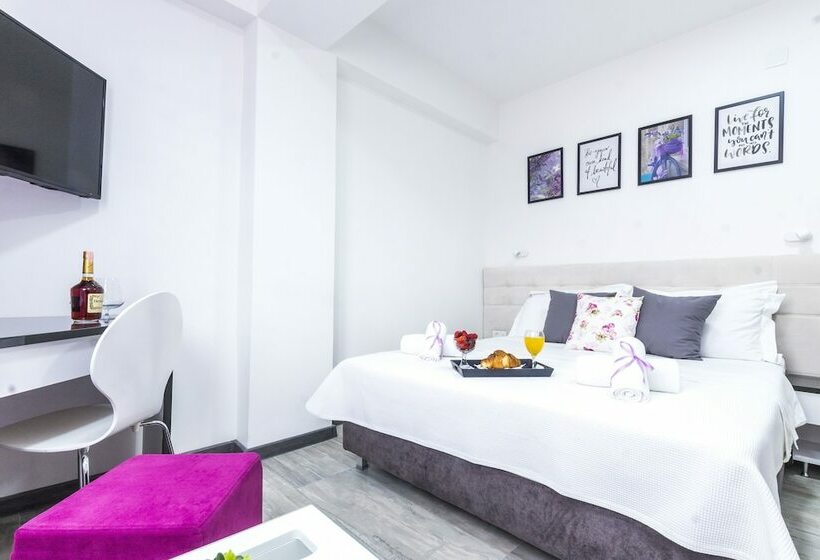 استودیوی استاندارد با چشمانداز شهر, Astera Apart