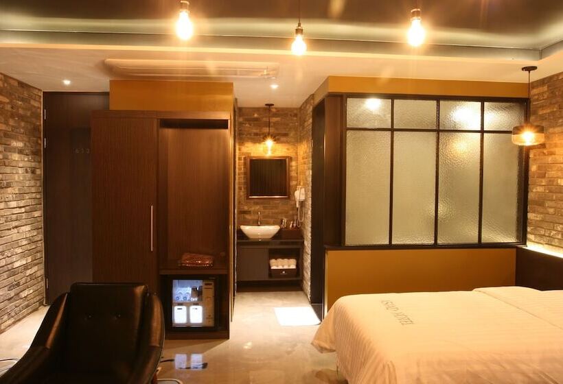 غرفة ديلوكس, Banwol Asiad