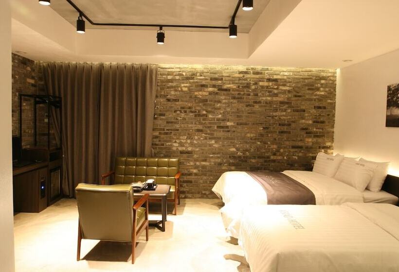 غرفة ديلوكس, Banwol Asiad