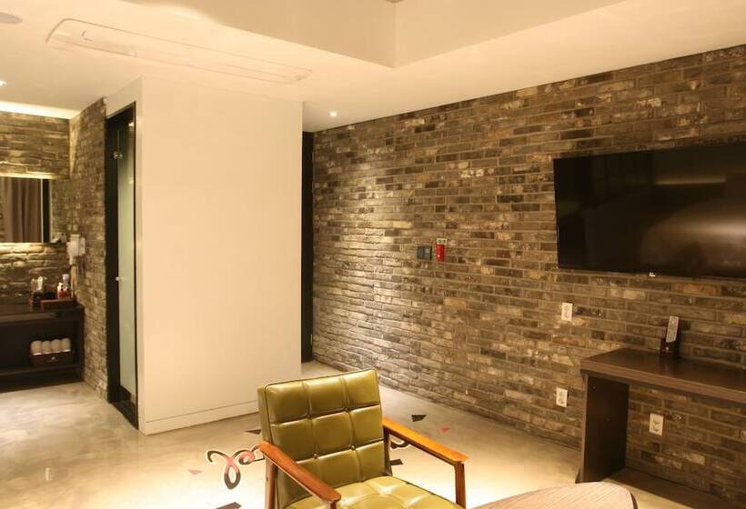 غرفة ديلوكس, Banwol Asiad