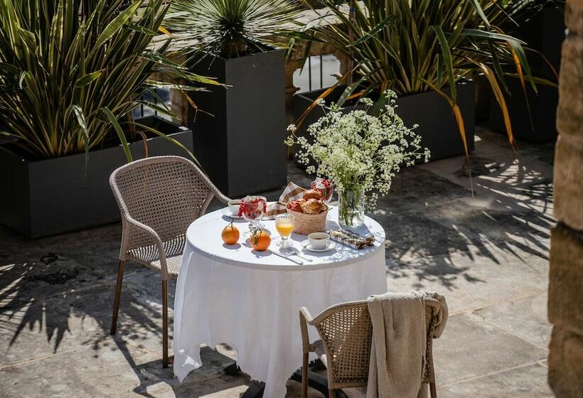 סוויטת ג'וניור, Hôtel Restaurant De Bouilhac  Les Collectionneurs