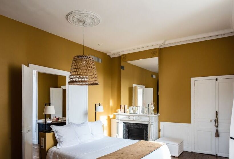 סוויטת ג'וניור, Hôtel Restaurant De Bouilhac  Les Collectionneurs