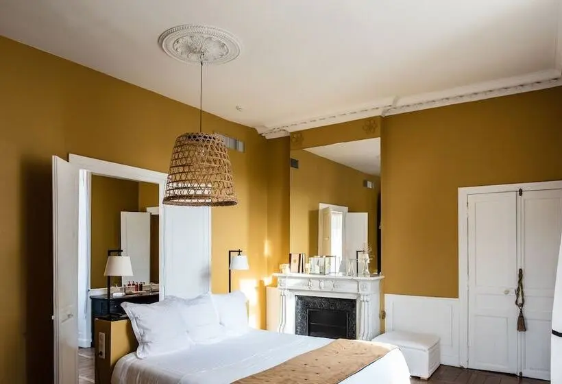 Juniorsviitti, Hôtel Restaurant De Bouilhac Les Collectionneurs