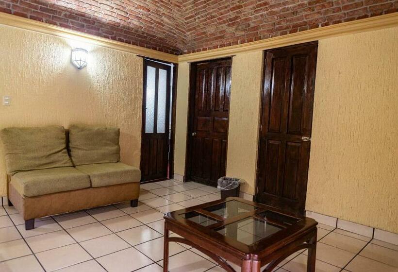 سوئیت با تخت بزرگ, Hacienda De Cobos