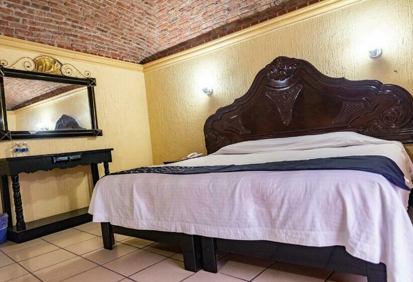 سوئیت با تخت بزرگ, Hacienda De Cobos