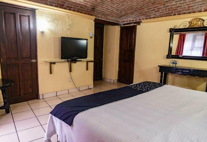 سوئیت با تخت بزرگ, Hacienda De Cobos