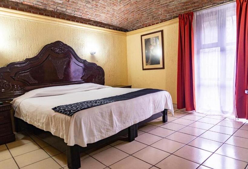 سوئیت با تخت بزرگ, Hacienda De Cobos