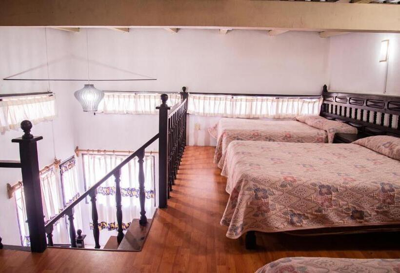 بانگلوی استاندارد, Hacienda De Cobos