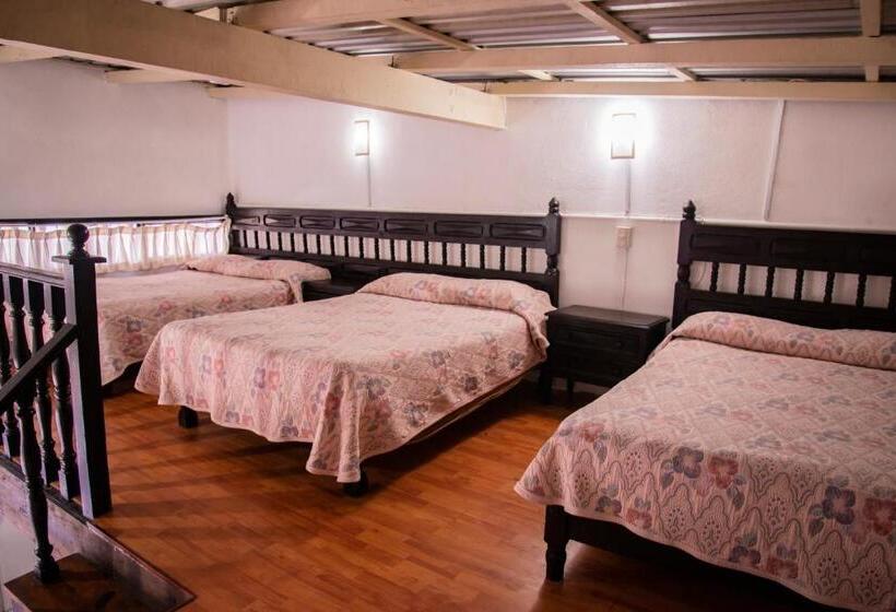 بانگلوی استاندارد, Hacienda De Cobos