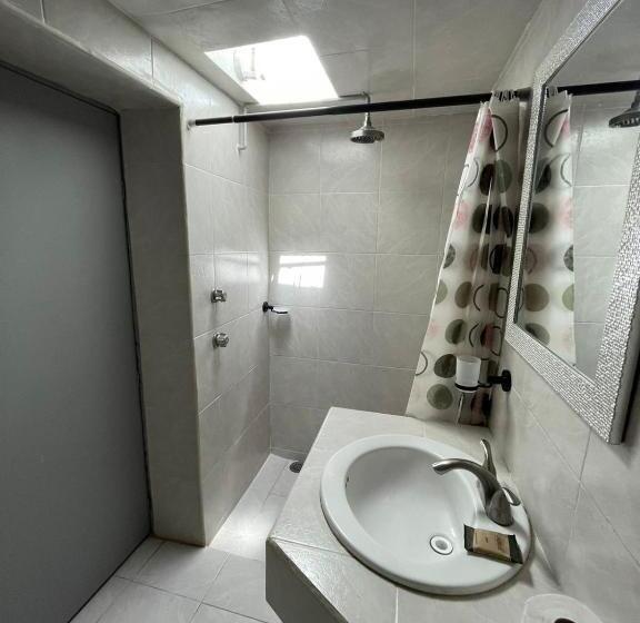 سوییت خانوادگی, Hacienda De Cobos