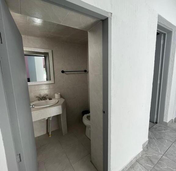 سوییت خانوادگی, Hacienda De Cobos