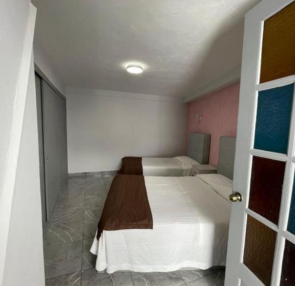 سوییت خانوادگی, Hacienda De Cobos