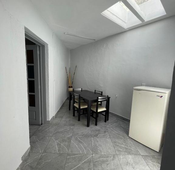 سوییت خانوادگی, Hacienda De Cobos