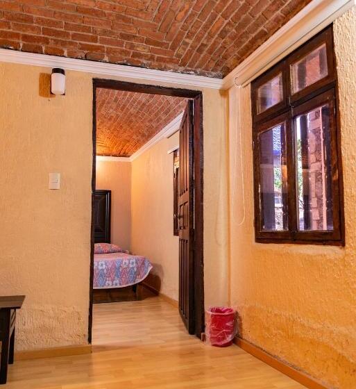 اتاق خانوادگی, Hacienda De Cobos