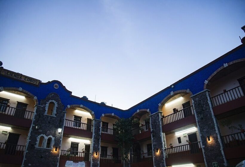 اتاق استاندارد سه نفره, Hacienda De Cobos