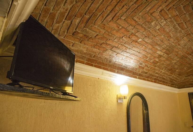 اتاق استاندارد سه نفره, Hacienda De Cobos