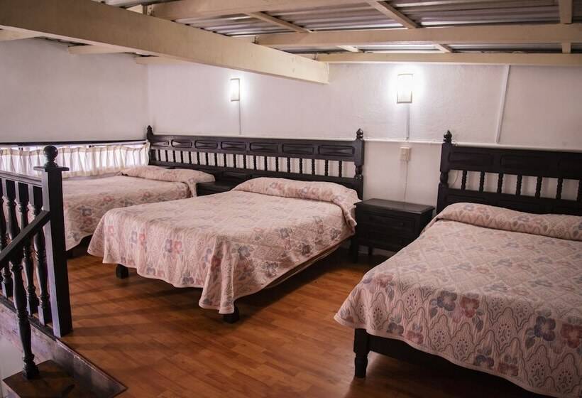 بانگلوی استاندارد, Hacienda De Cobos
