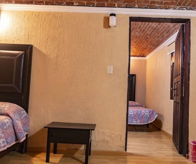 اتاق خانوادگی, Hacienda De Cobos