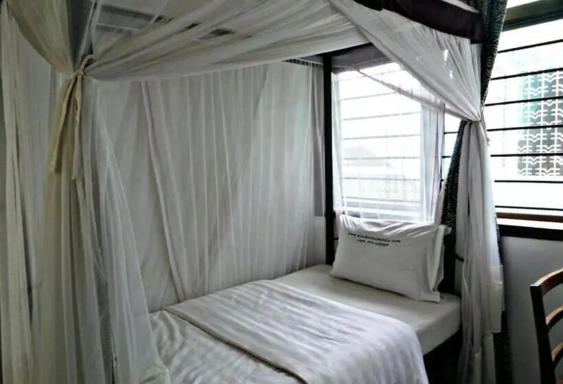 اتاق استاندارد یک نفره, Kindoroko
