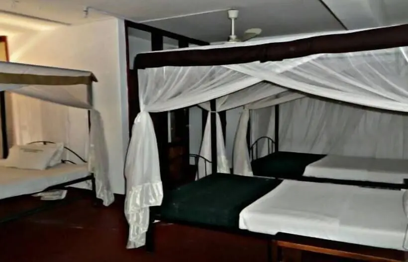 اتاق استاندارد سه نفره, Kindoroko