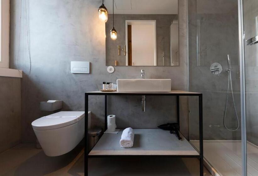 スタンダードルーム, Sapientia Boutique